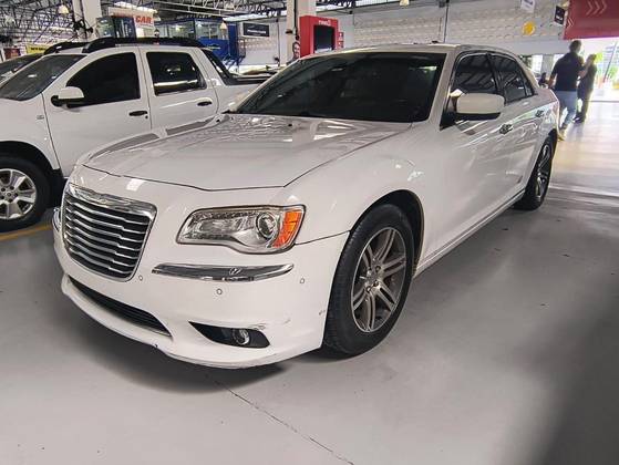 CHRYSLER 300 C 3.6 V6 GASOLINA AUTOMÁTICO CHRYSLER 300 C 3.6 V6 GASOLINA AUTOMÁTICO